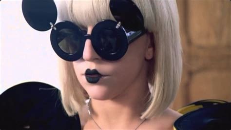 lady gaga sunglasses paparazzi.